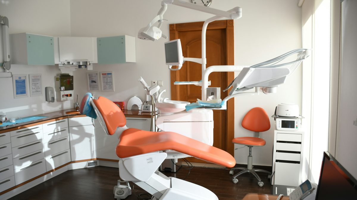 Tooth Extractions: Reasons, Procedure, and Essential Aftercare Tips for a Smooth Recovery